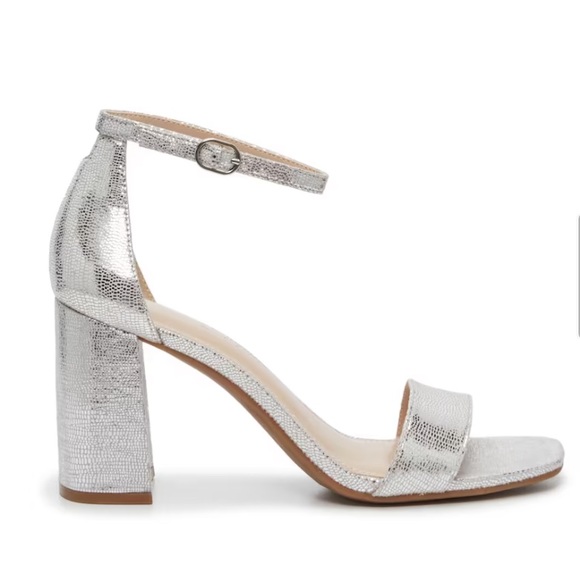 Kelly & Katie Caital Heels Silver 7M - Picture 16 of 17